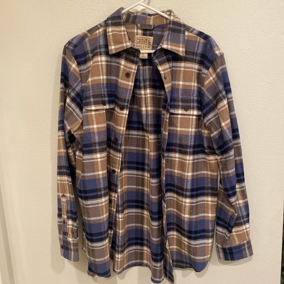 GROVE & HOLLOW MEN'S LONG SLEEVE PLAID FLANNEL CASUAL DRESS SHIRT. - Picture 2 of 4